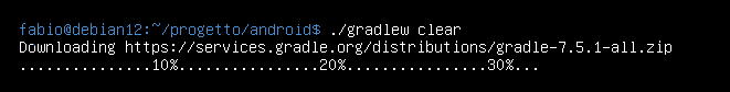 screenshot del terminale, durante il download di gradle (arrivato solo al 30%)